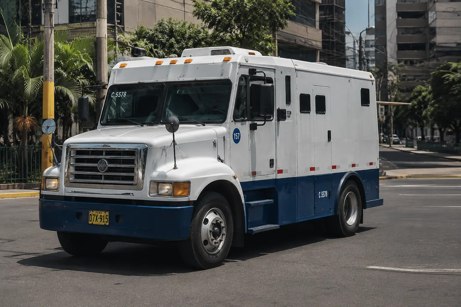 Camión blindado COTTSEPRI en operación